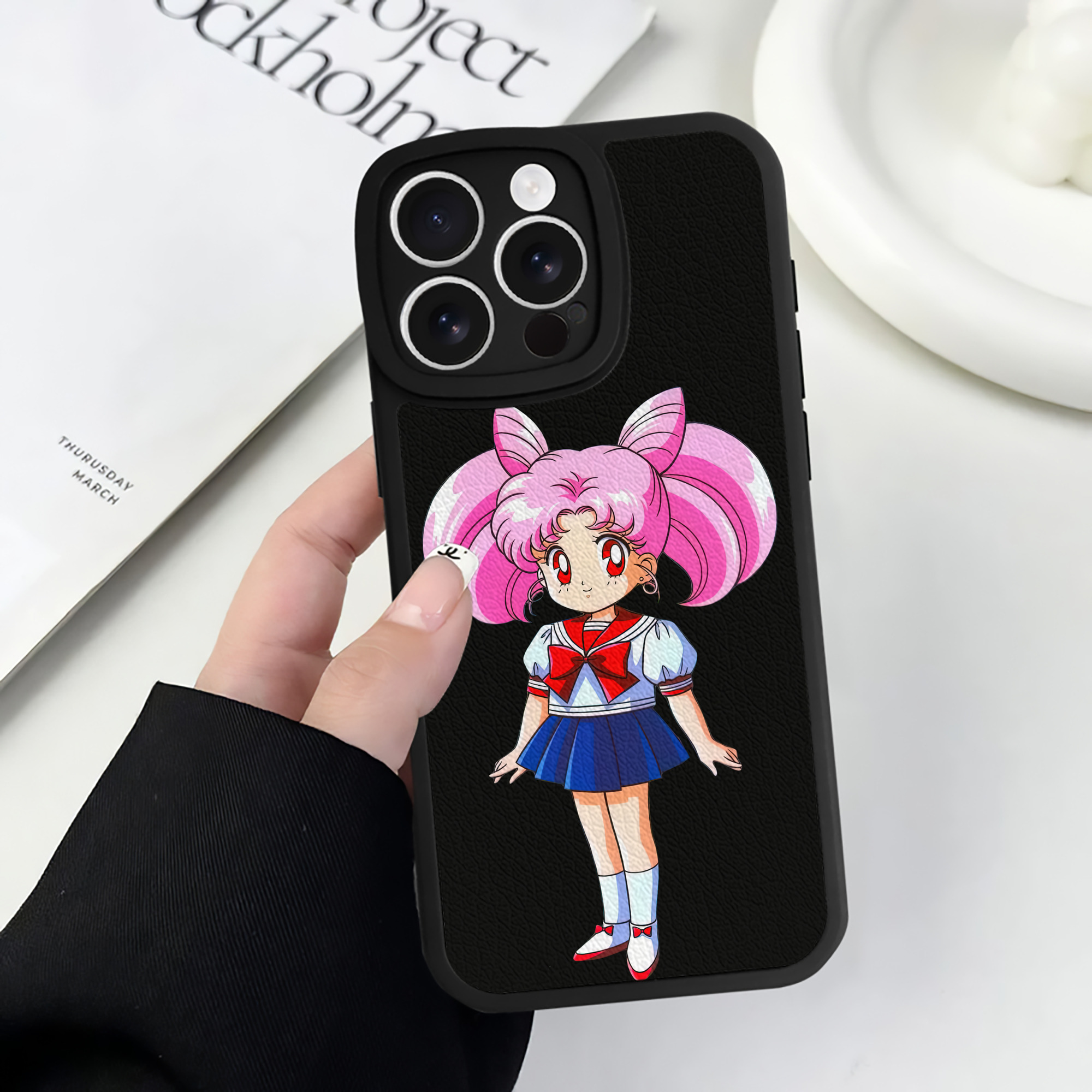 （画像用） 美少女戦士セーラームーン ちびうさ Sailor Moon Chibiusa Tsukino Usagi Small Lady Serenity 【iPhone 16シリーズ対応】シリコンスマホケース（レザー調） 材質：シリコン